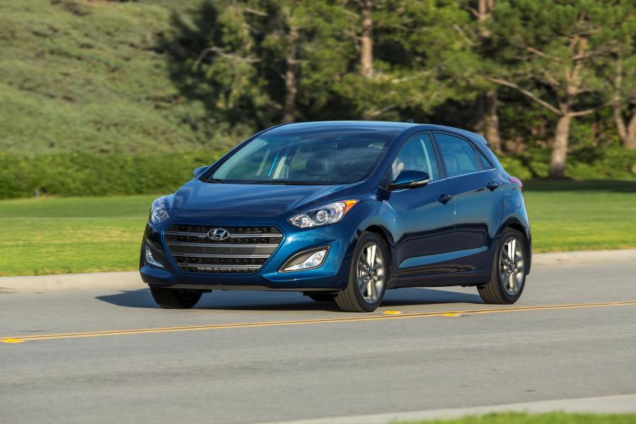  Hyundai Elantra GT 2015 года  (фото 17 из 23)